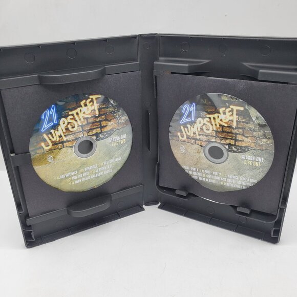 21 JUMP STREET THE COMPLETE FIRST SEASON - Picture 2 of 3